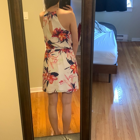 Perfect condition Dynamite floral dress. Size small. - Picture 3 of 6